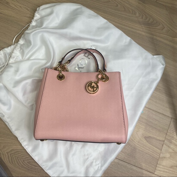 Michael Kors CYNTHIA SMALL LEATHER SATCHEL PINK - Picture 3 of 5